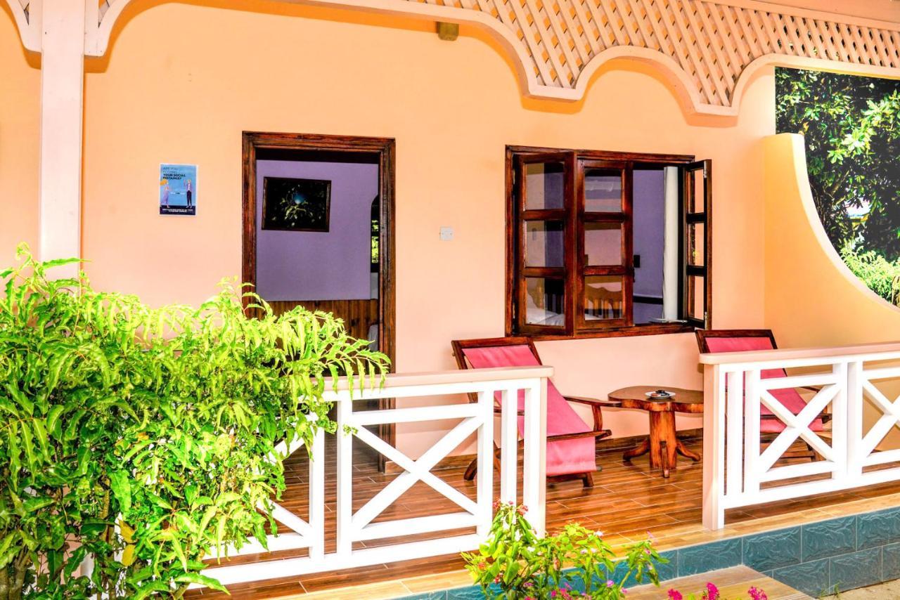 Bernique Guesthouse La Digue Exterior foto